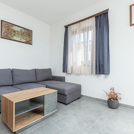 Apartamento Medak Poreč Exterior foto