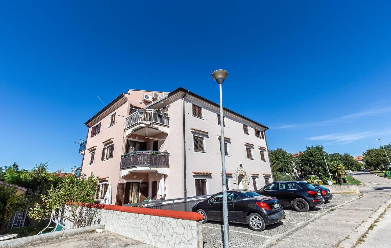 Apartamento Medak Poreč Exterior foto